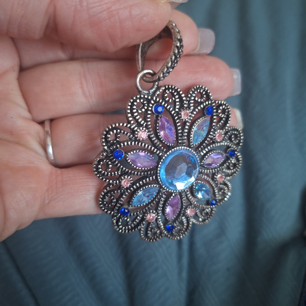 Vintage Silver and Blue Floral Necklace - Picture 5 of 9